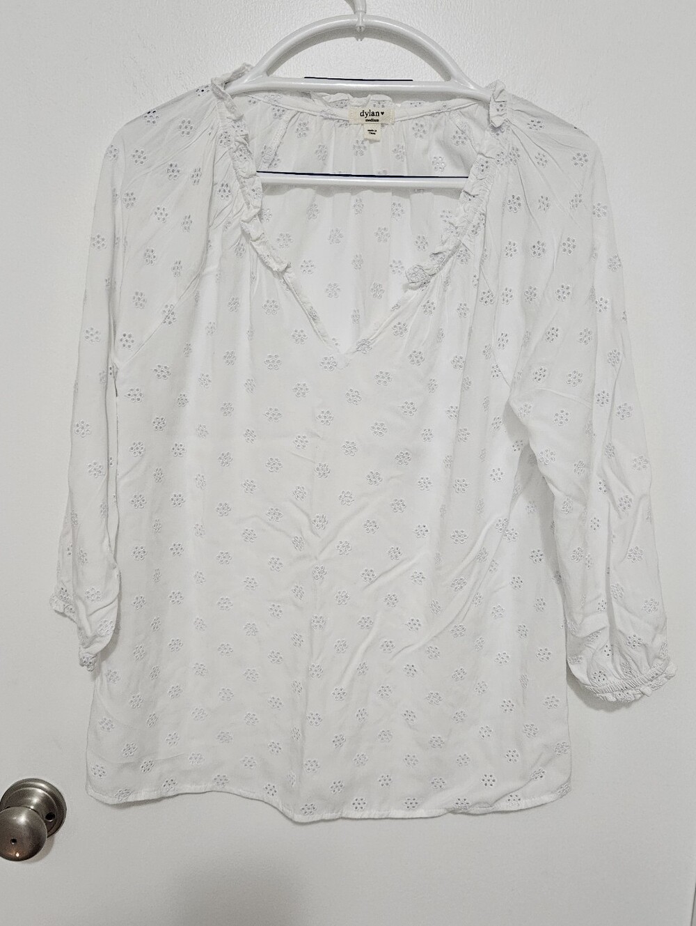 dylan White Eyelet V-Neck Peasant Top Womens Medium NWOT Boho